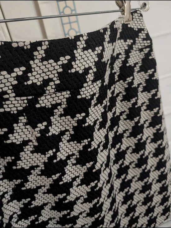 Talbots Black and White Houndstooth Mini Skirt - Picture 5 of 5
